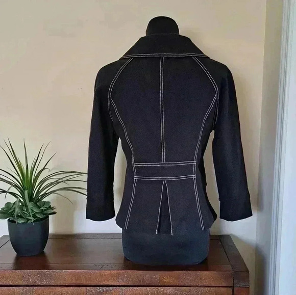 ❤️ Joe Fresh Black Blazer Jacket with White  Stitching Size 6 - Picture 3 of 9